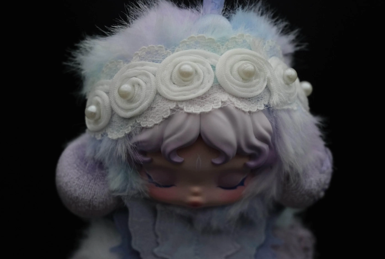 skullpand wearing a decorative white headband